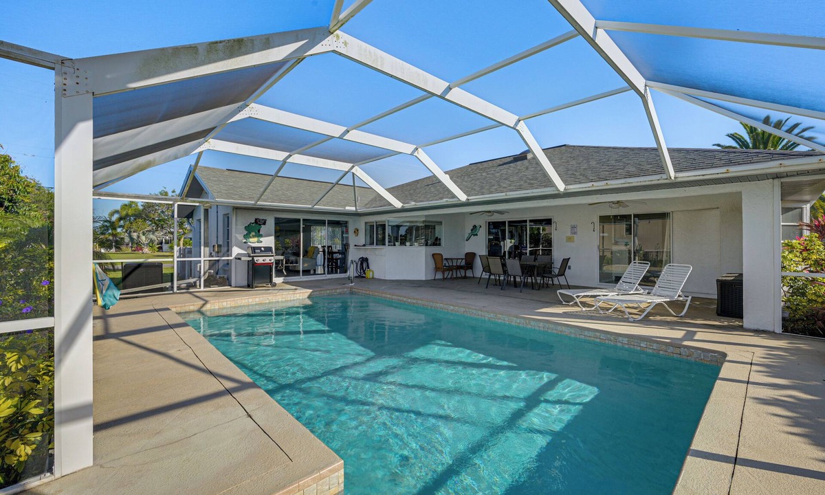 Edgewater House | Walk to Port Charlotte Beach Park! Canal-Front Gem