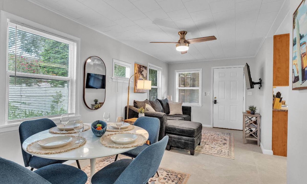 Lakeland Condo | Walkable Lakeland Getaway | Near Florida Southern & Lakes | Private Patio & Grill