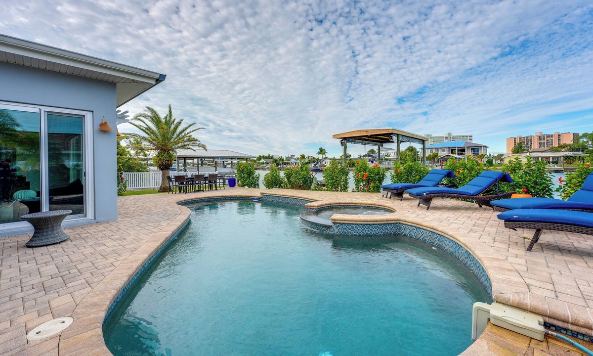 Island Estate House | Walkable Waterfront Paradise: Home in Clearwater!