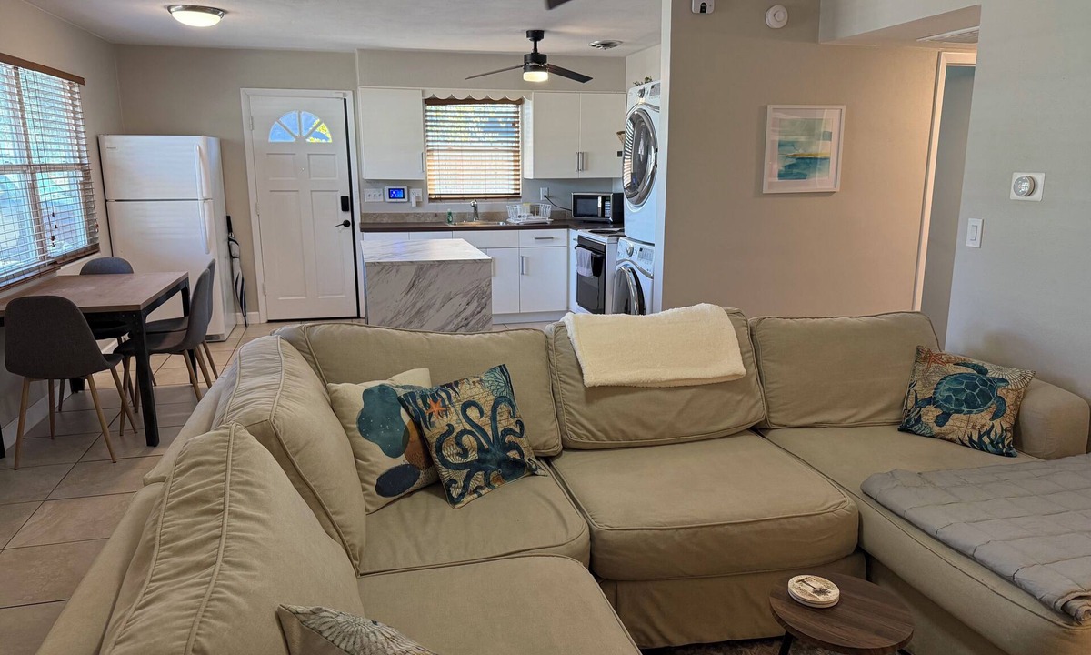 Dunedin House | Walking distance to Downtown, the Pinellas trail and the ocean.