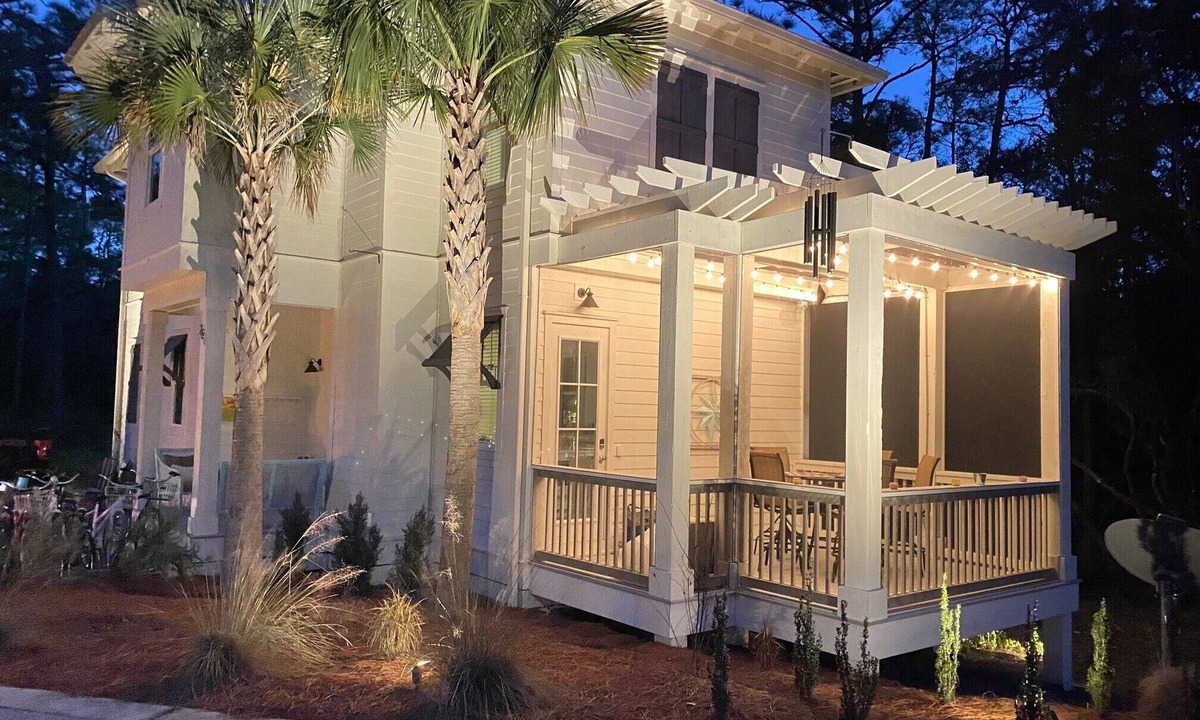 Treetop House | WANDERAWHILE30A 100+ 5 STAR REVIEWS FAMILY FAVORITE POPULARITY & PRICE POINT