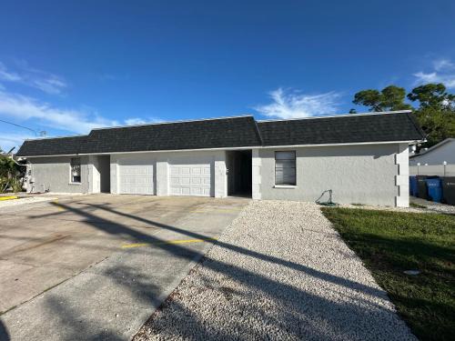 Ruskin Hotel | Warm and cozy in Ruskin Fl