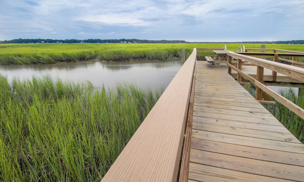 Valona Cabin | Waterfront, 7 acres; Stunning Home on Coastal Tidal Marsh w/Private Dock