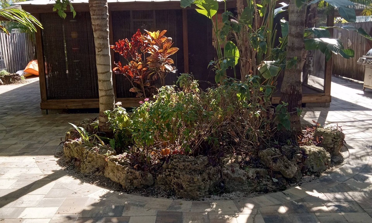 Cape Cay House | Waterfront $75 JULY Steal, kayak the Gulf, Dolphin, manatees, Hudson Beach