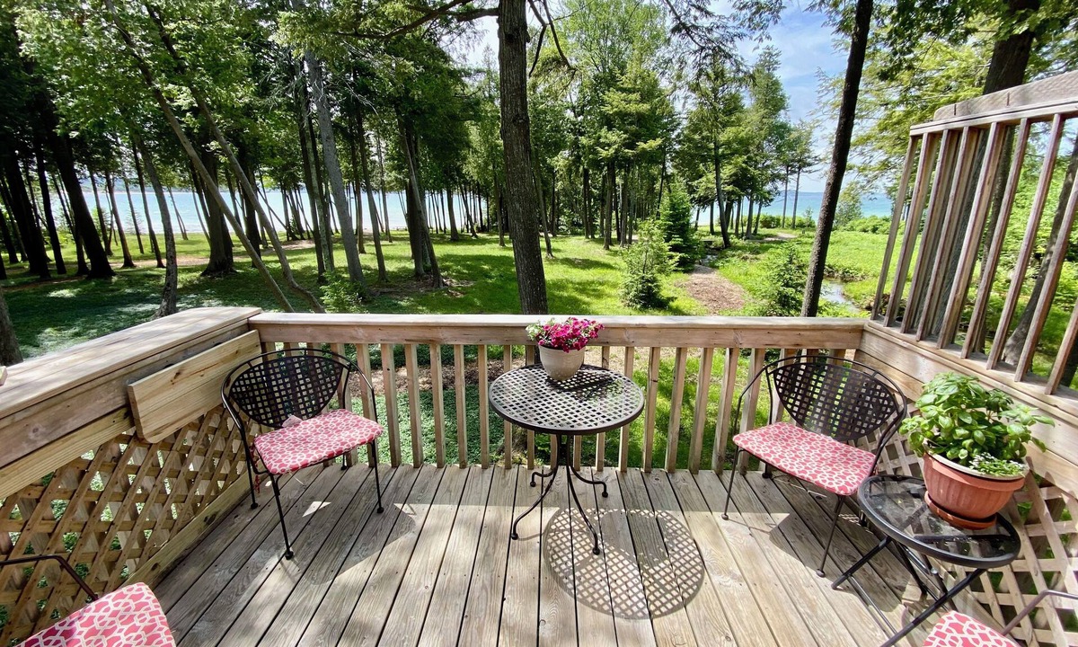 Harbor Springs Condo | Waterfront Condo On Little Traverse Bay. Beaches, Tennis,Near Golf And Ski