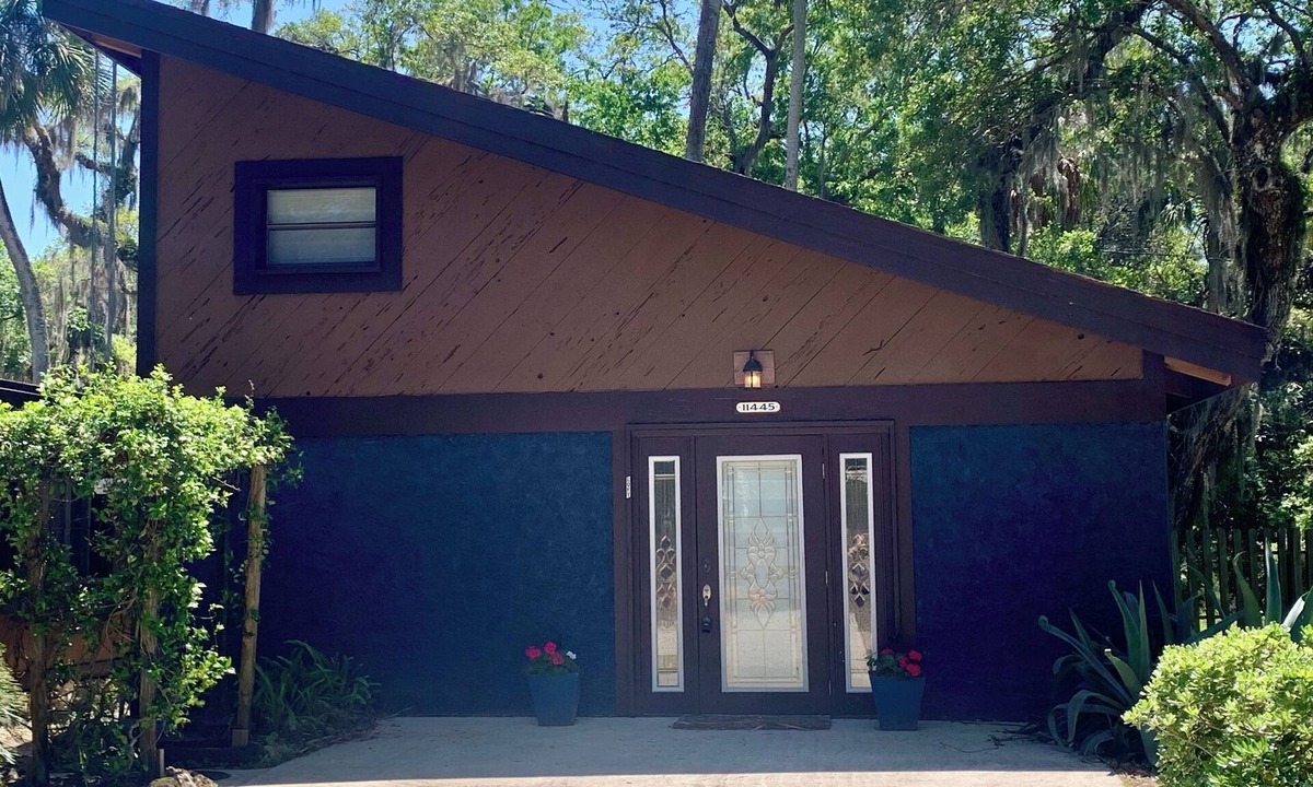 Crystal River House | Waterfront Loft with Free Water Access to Three Sisters Springs
