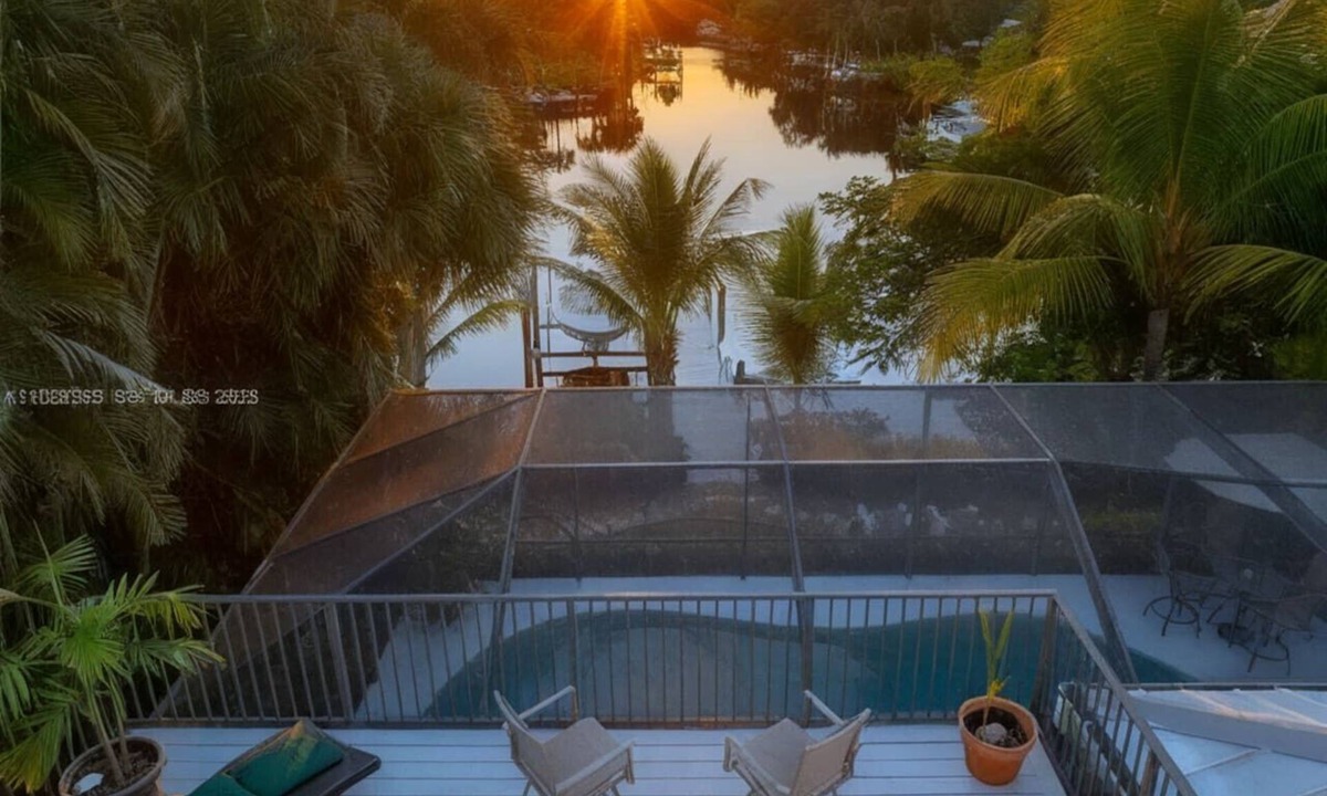 Palm City House | Waterfront Pool HotTub Kayaks Firepit