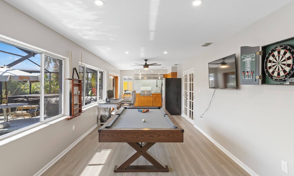 Southside Rural Community House | Waterfront Vacation House
