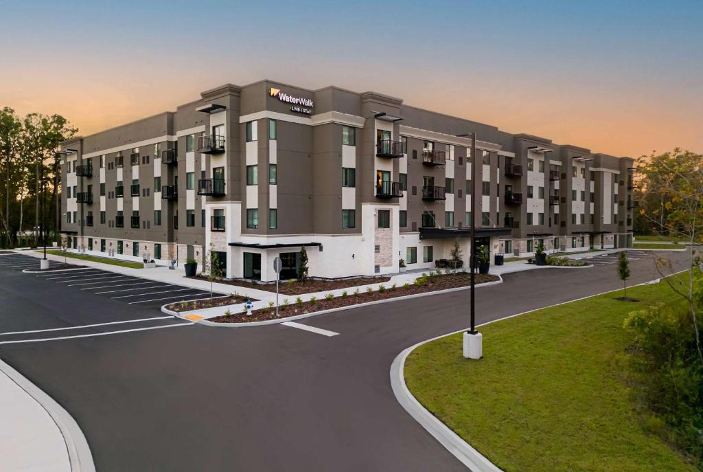 Secret Cove Hotel | WaterWalk Extended Stay by Wyndham Jacksonville Deerwood Pk