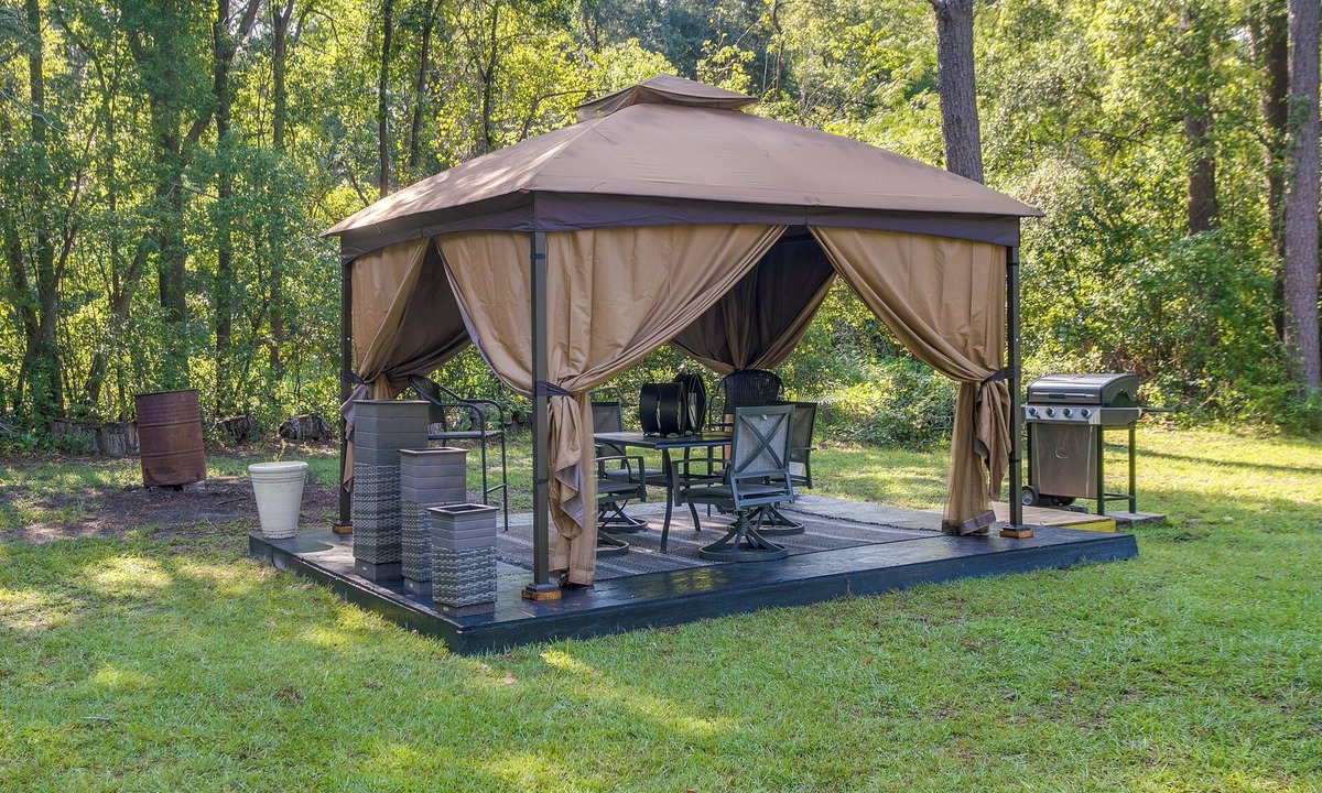 Waycross House | Waycross Vacation Rental w/Private Backyard!