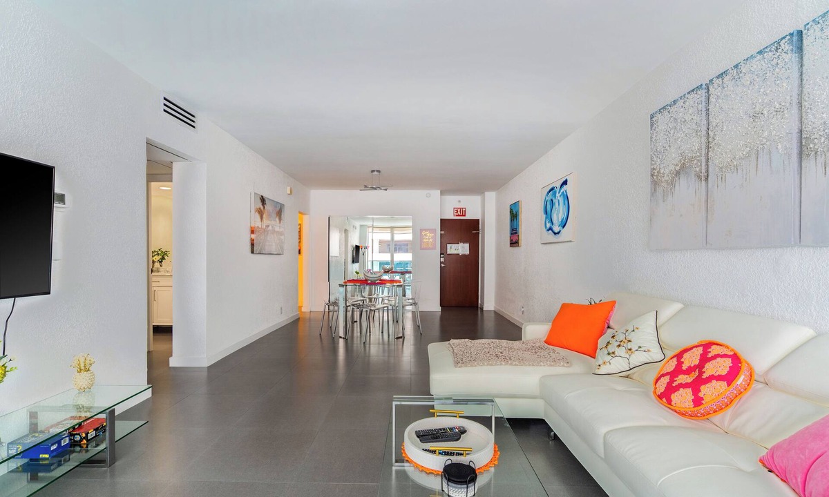 Hollywood South Central Beach Condo | Welcome to our beach home!