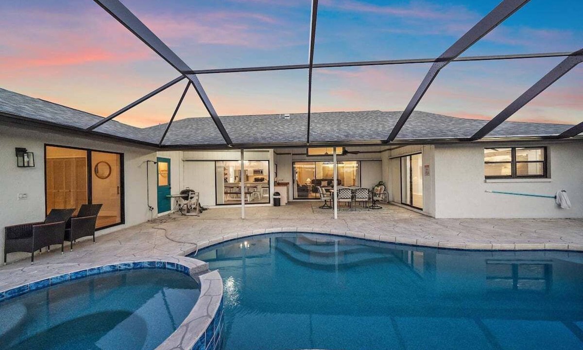 Pebble Beach House | Whispering Palms | Private Pool & HOT TUB