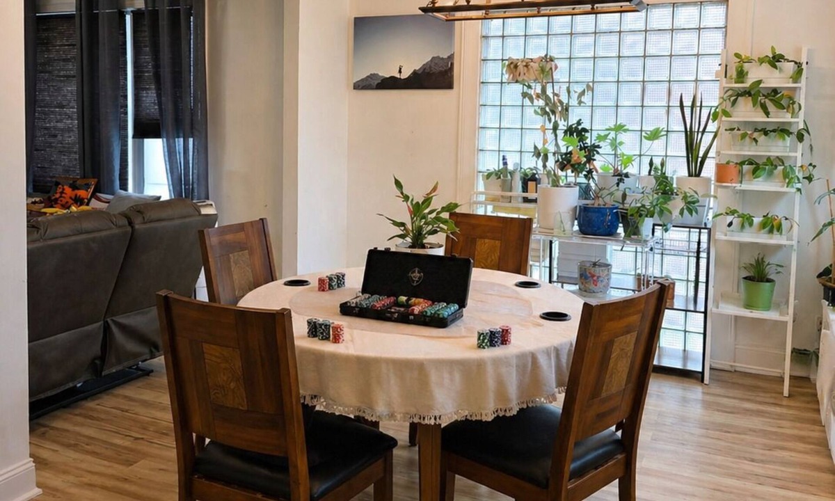 Ridgefield House | World Cup Stay 15 Min to Stadium Home 3PC, PS5, 82” TV BBQ 3BR + Studio=Sleeps 7