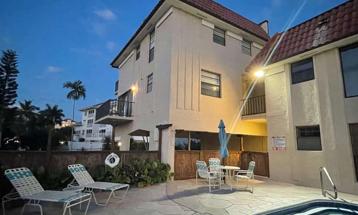 Marco Island Villa | You’ll LOVE…location, waterfront, stroll to beach. Excellent views