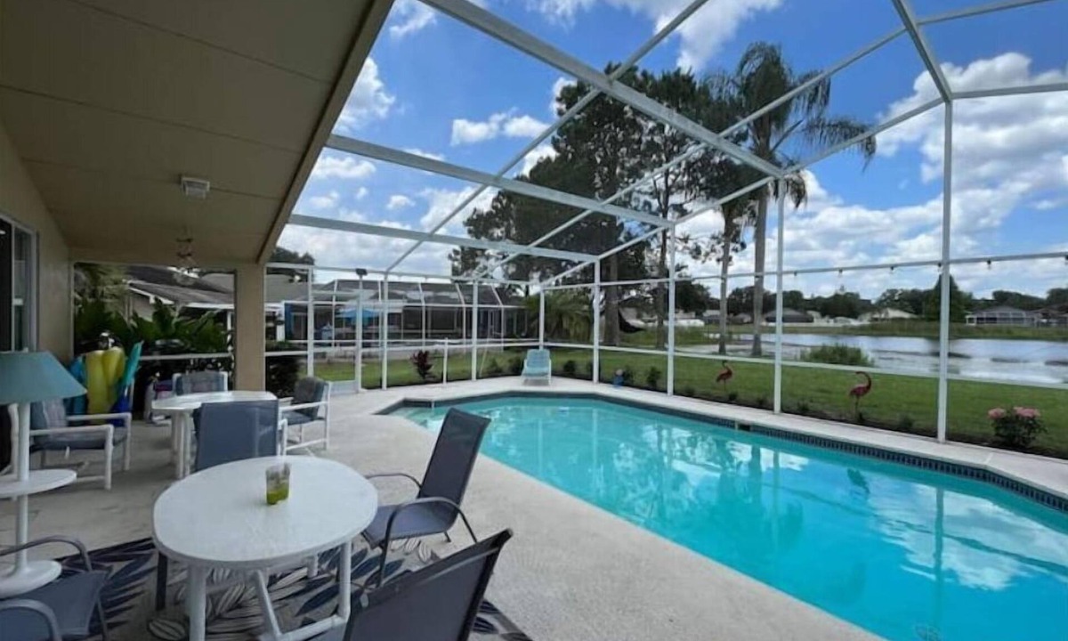 Boyette Springs House | Your Florida Oasis with an Int'l touch. Now accepting Snowbird reservations!