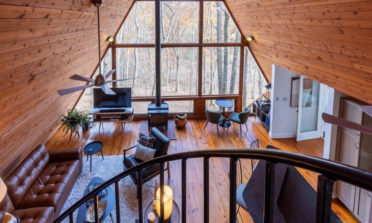 Waleska House | Your Weekend Paradise - Lake Arrowhead Home: Hot Tub, Fire Pit & Decks | Near LakePoint Sports