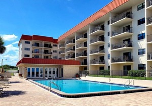 310 - Incredible ocean and pool views 1 bedroom