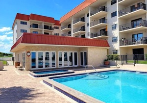 310 - Incredible ocean and pool views 1 bedroom