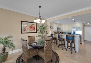 🌅Beachfront! Gulf Front Pools-Hot Tub-Fitness-2BR Emerald Isle 202🌅