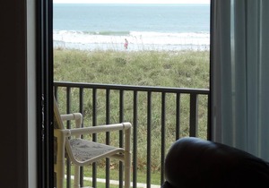 Direct Oceanfront LUXURY 233- Cocoa Beach Club! Short walk to Ron Jon & Pier!