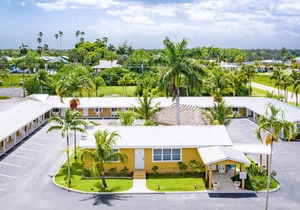 Everglades City Motel - Queen Room, 2 Beds, Kitchenette