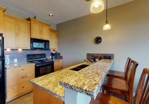 Fully-equipped 2 Bedroom Townhome, Sleeps 8 in Sooke