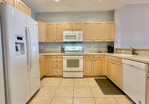 Harborview Grande 604 - 6th Floor Waterfront Condo