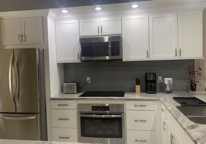 Luxury Shorewalk lakefront condo close to the AMI and IMG.