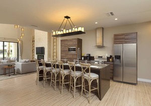Near Disney!4 B/R with Free Parking & Free Wi-Fi, Family Friendly Out Door Pool