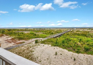 Ocean Front 2 Bedroom Condo, Gorgeous View!