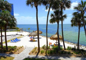 Relaxing Waterfront Condo Near Downtown Tampa and Tampa International Airport