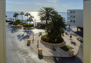 Relaxing Waterfront Condo Near Downtown Tampa and Tampa International Airport