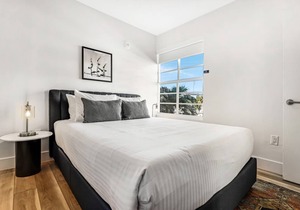 Sextant The Carmela One Block From Beach 2 Bed 2 Bath