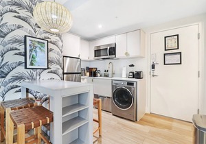 Sextant The Carmela One Block From Beach 1 Bed 1 Bath