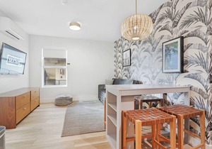 Sextant The Carmela One Block From Beach 1 Bed 1 Bath