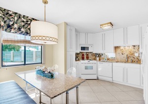 Shoreline TH 4-1 | Lake View & Steps to Beach