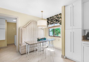 Shoreline TH 4-1 | Lake View & Steps to Beach