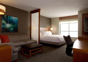 Sleeps 12! Three Comfy Units Near Attractions, Pool, Free Parking