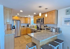 Sound Front townhome w/Pool, Tennis & Shuffle Board!
