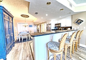 Treas. Isl. 2010, Aug, Sept Avail -Great Deals - 2BR Beach Condo, Sleeps 6