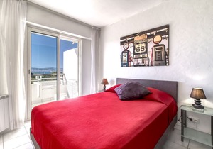 Very nice sea view for this T2 classified 3 * in luxury Resi Clim, Pool, Park in Saint-Raphaël