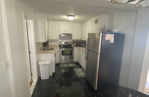 New Smyrna Beach Apartment | 1/1 hidden gem 1st floor rental - Steps to Ocean!