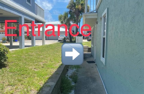 New Smyrna Beach Apartment | 1/1 hidden gem 1st floor rental - Steps to Ocean!