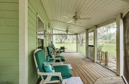 Valona House | 1/2 Mi to Sapelo River: Family Home w/Large Yard