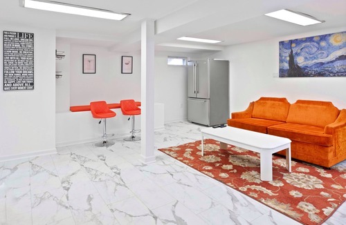 North Brunswick House | 1.5 mi to Rutgers University, RWJ, Saint Peter's, Pet Friendly, Laundry, Parking