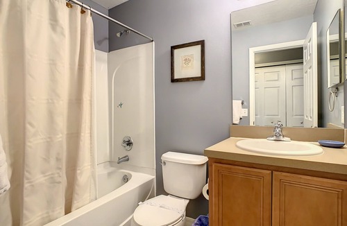Crestwynd Bay House | 1.5 Miles to Disney,1600 sqft 3BR/2.5BA Townhome, Cost-effective!