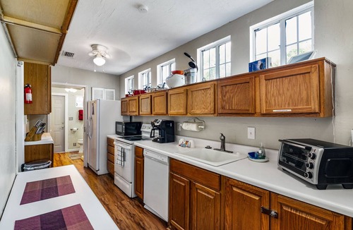 Gainesville Apartment | 1 bedroom Apartment in quaint triplex 12 blocks from UF and downtown