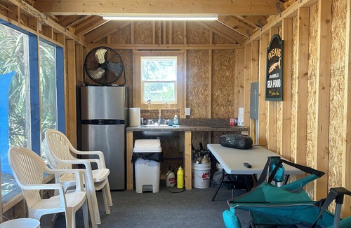 Steinhatchee Cabin | 1 bedroom cabin near boat ramp, restaurants, marinas in Steinhatchee