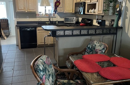 Clearwater House | 1 bedroom house; central air; dog friendly; great location