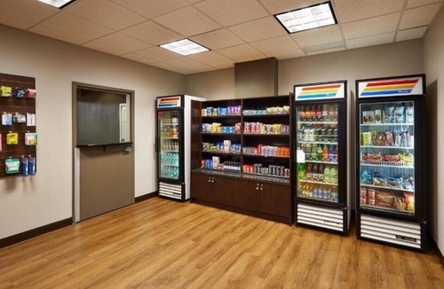 Airport North Apartment | 1 Bedroom Suite Near Hooters ORL